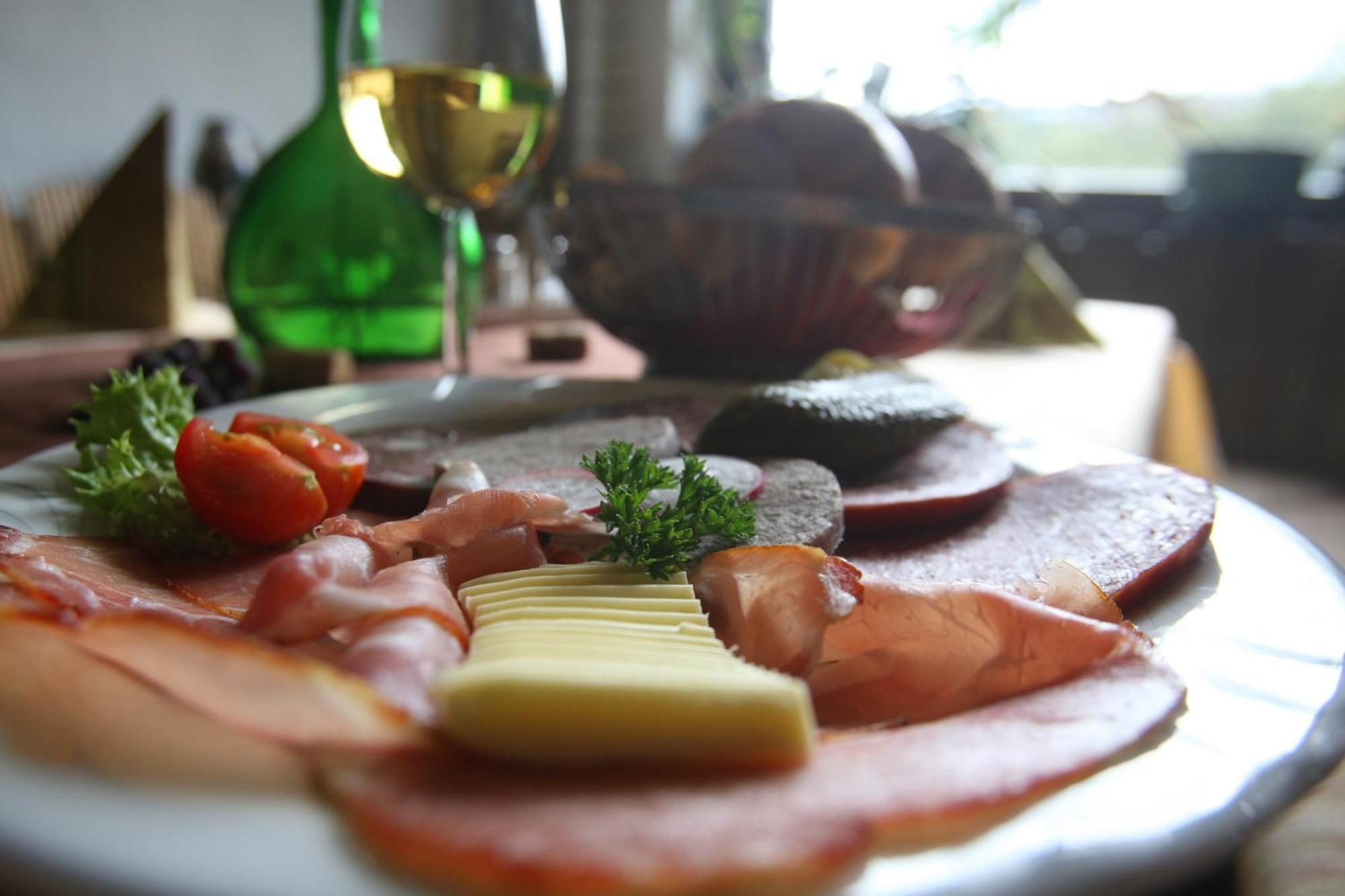 Gasthaus Sonne Gbr Trennfeld Екстериор снимка